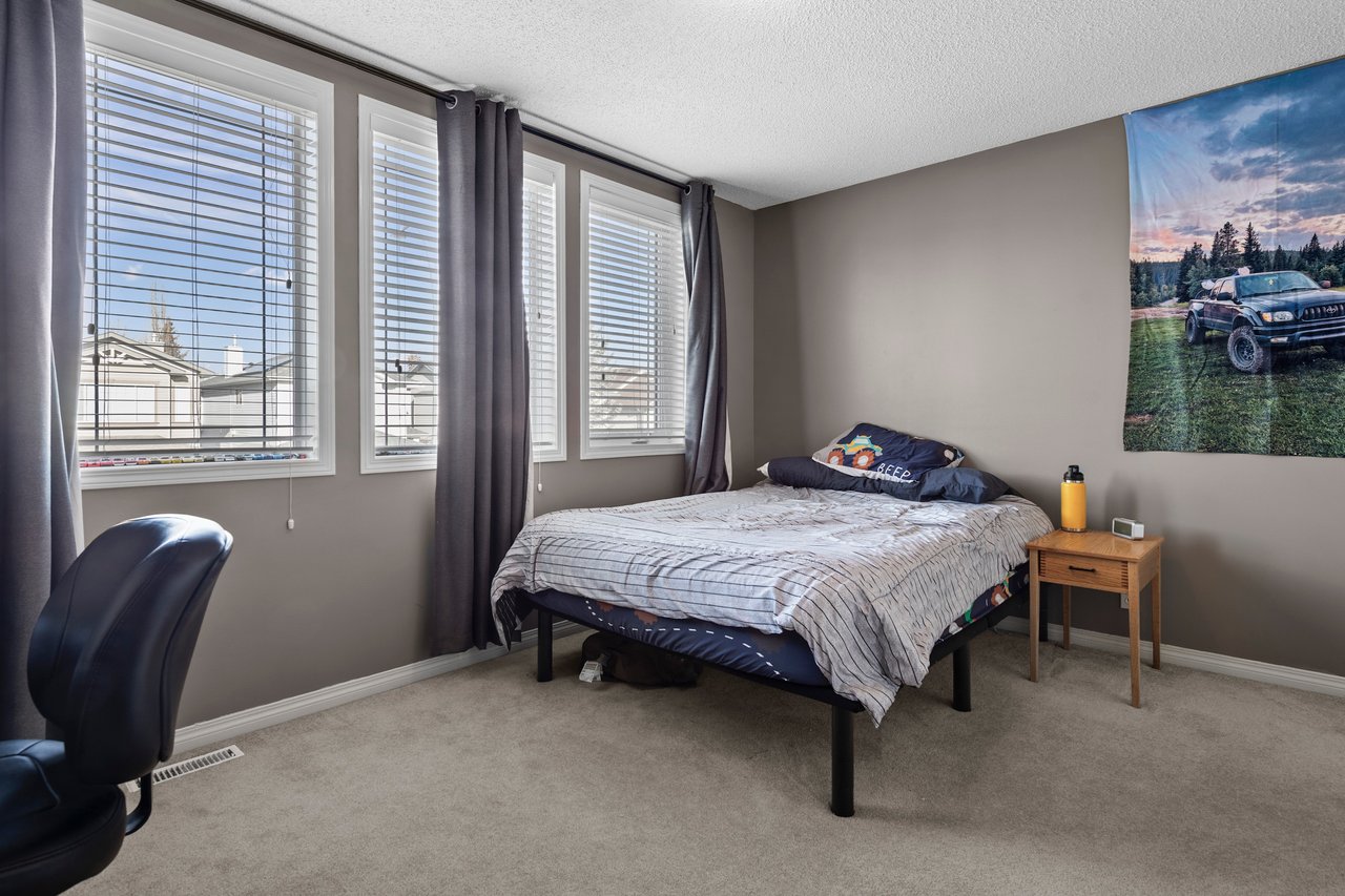 98 Tuscany Ravine Close NW