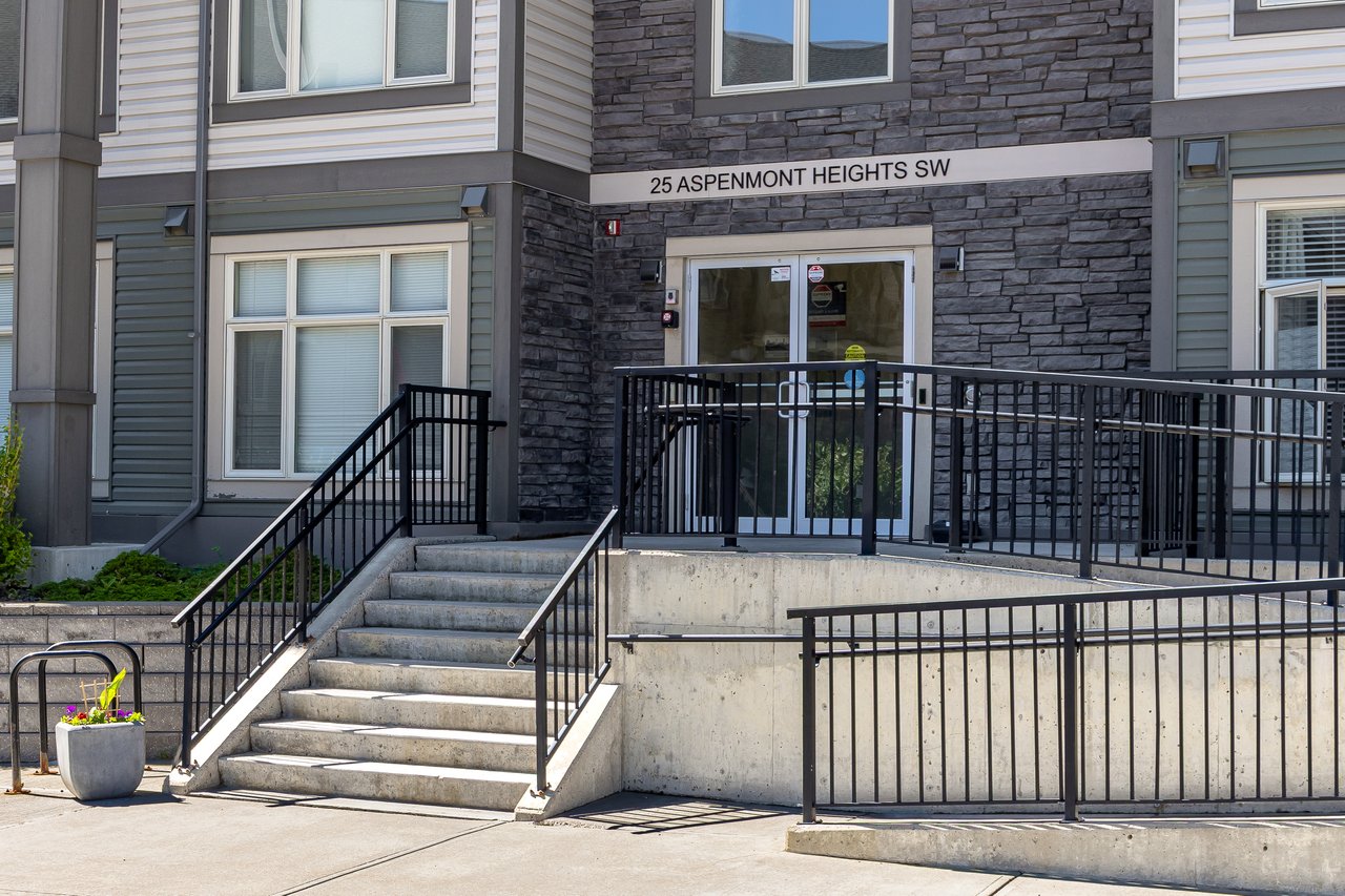 25 Aspenmont Heights SW Unit: 103