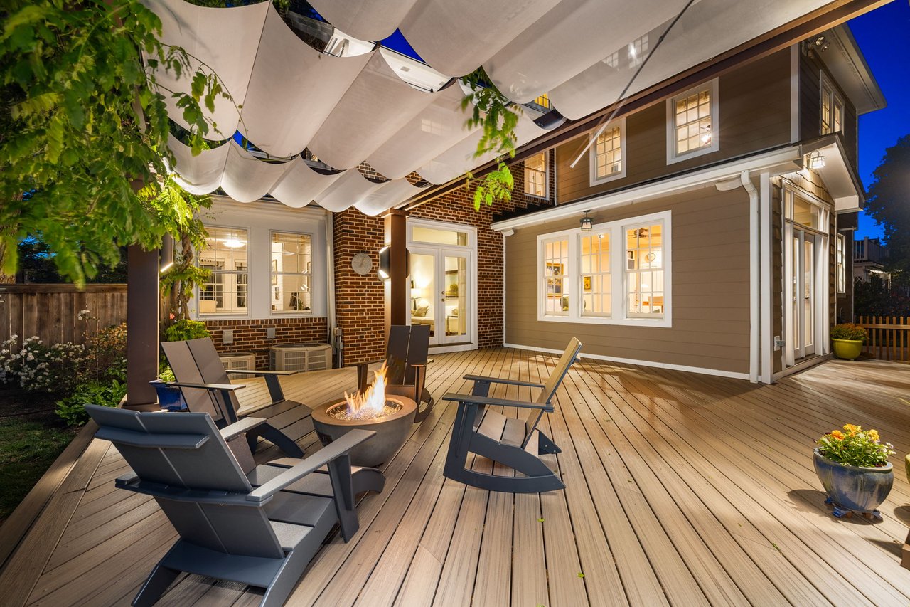 22 W OAK STREET