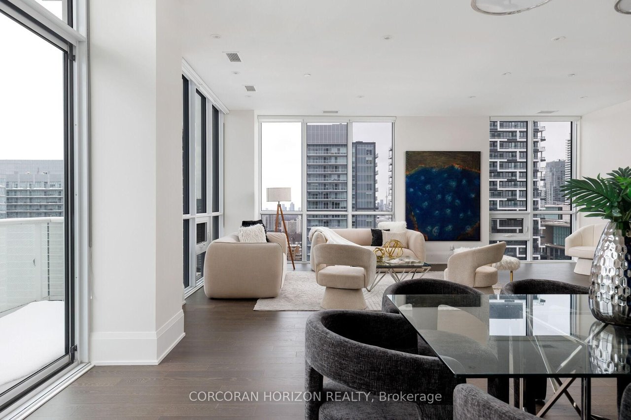 PENTHOUSE OPULENCE BY THE EGLINTON LRT