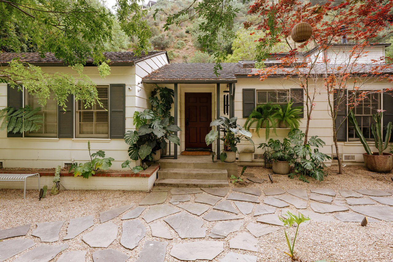2015 Nichols Canyon Rd