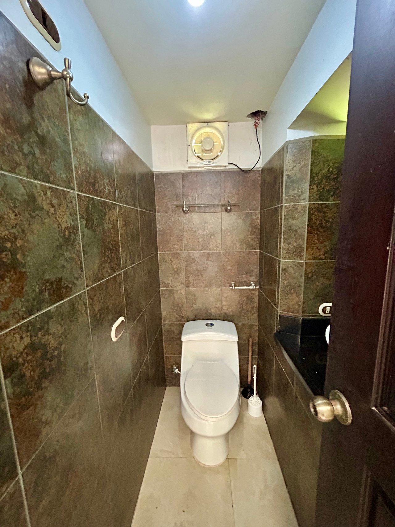 Fixer-Upper Home with an studio Office in Palmar Norte on a 4-Hectare Property