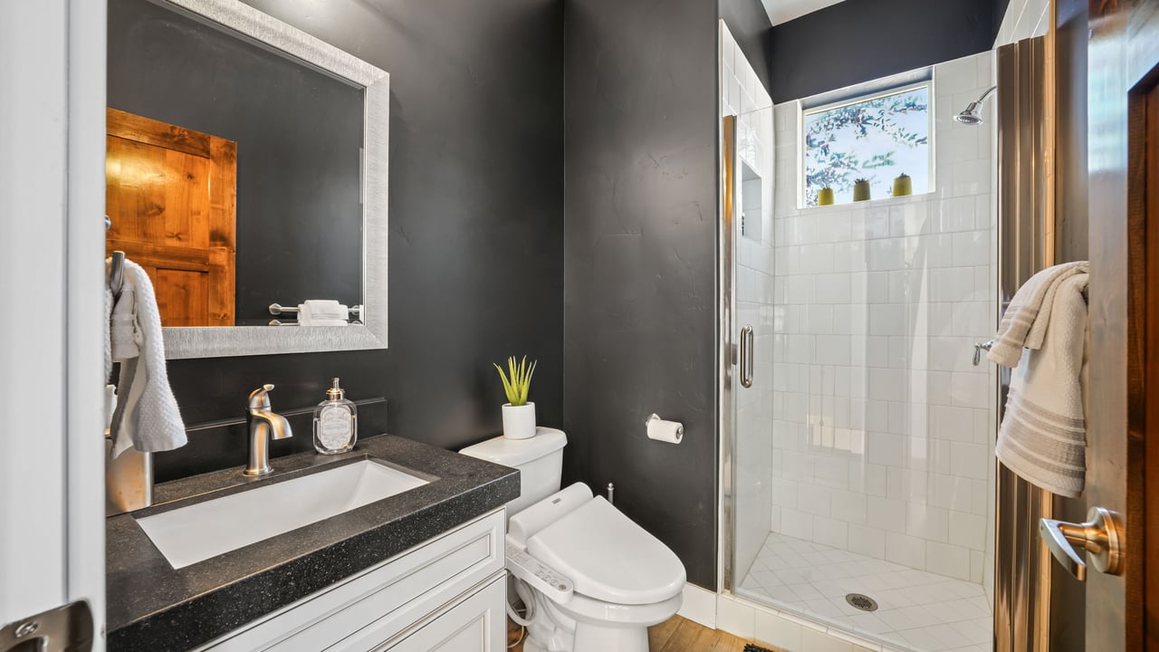 1370 Center Dr #21