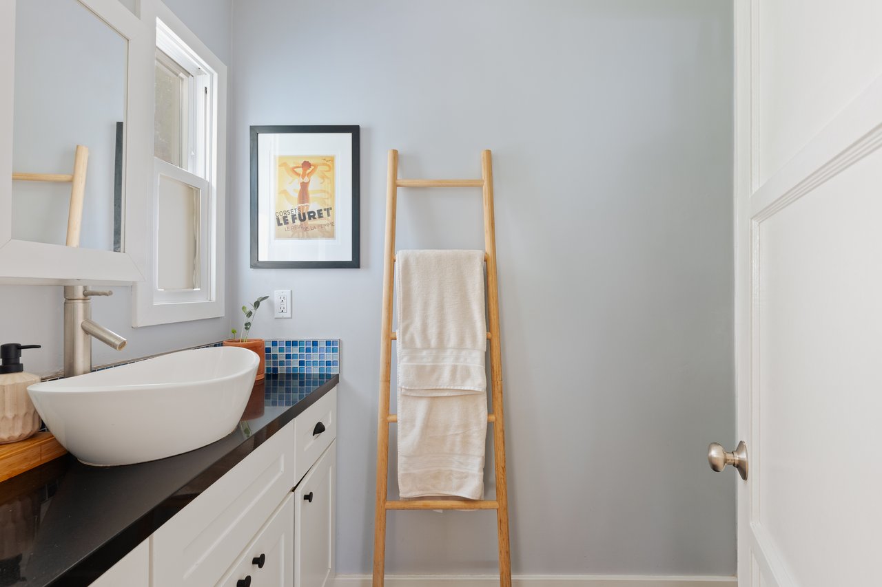 6871 Sunny Cove
