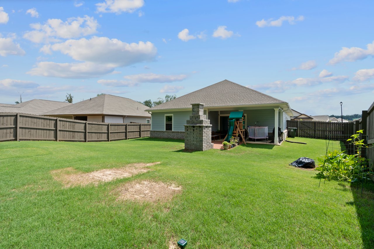 Four Bedrooms, Outdoor Fireplace, Great Location!