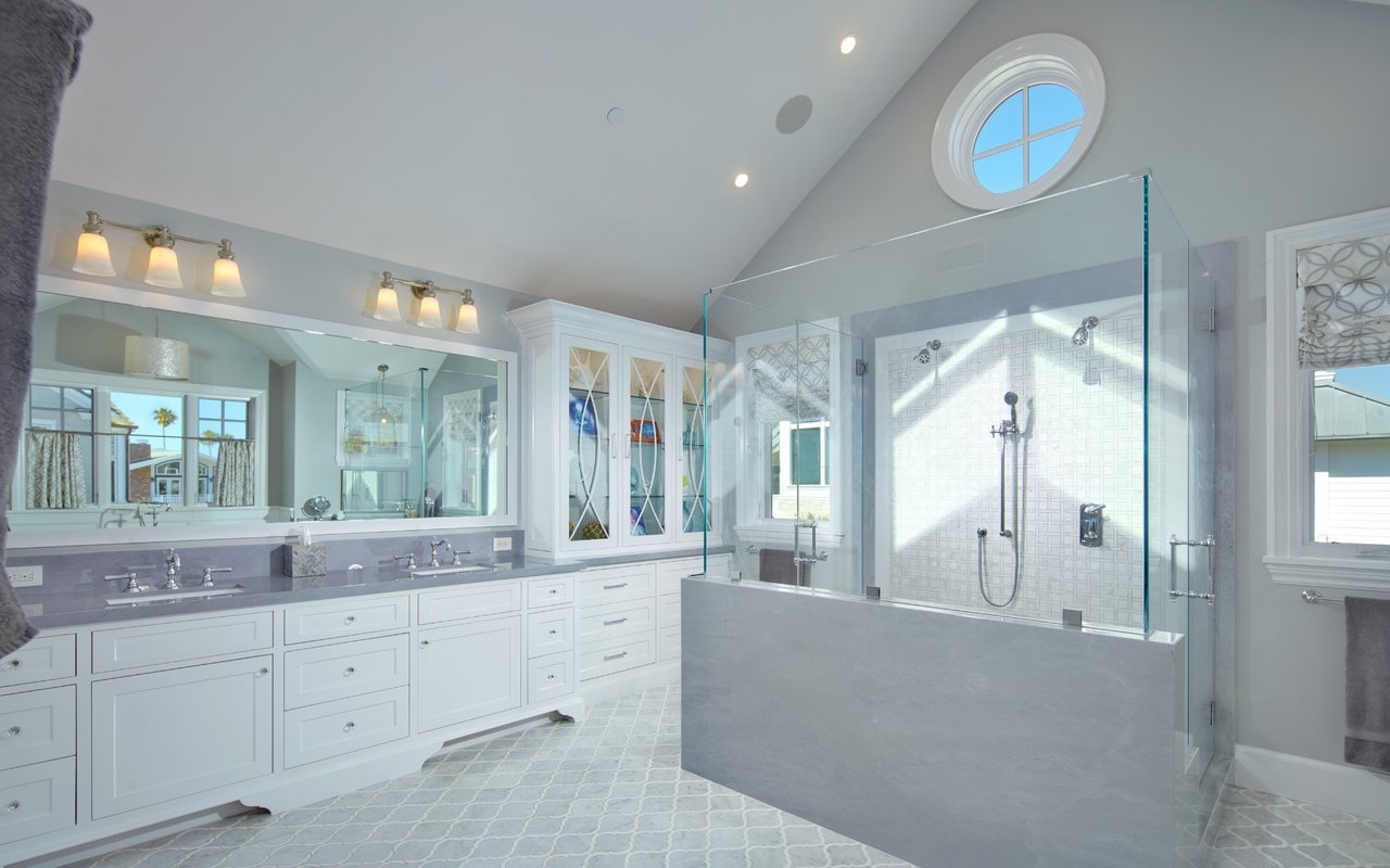 1324 E Balboa Boulevard