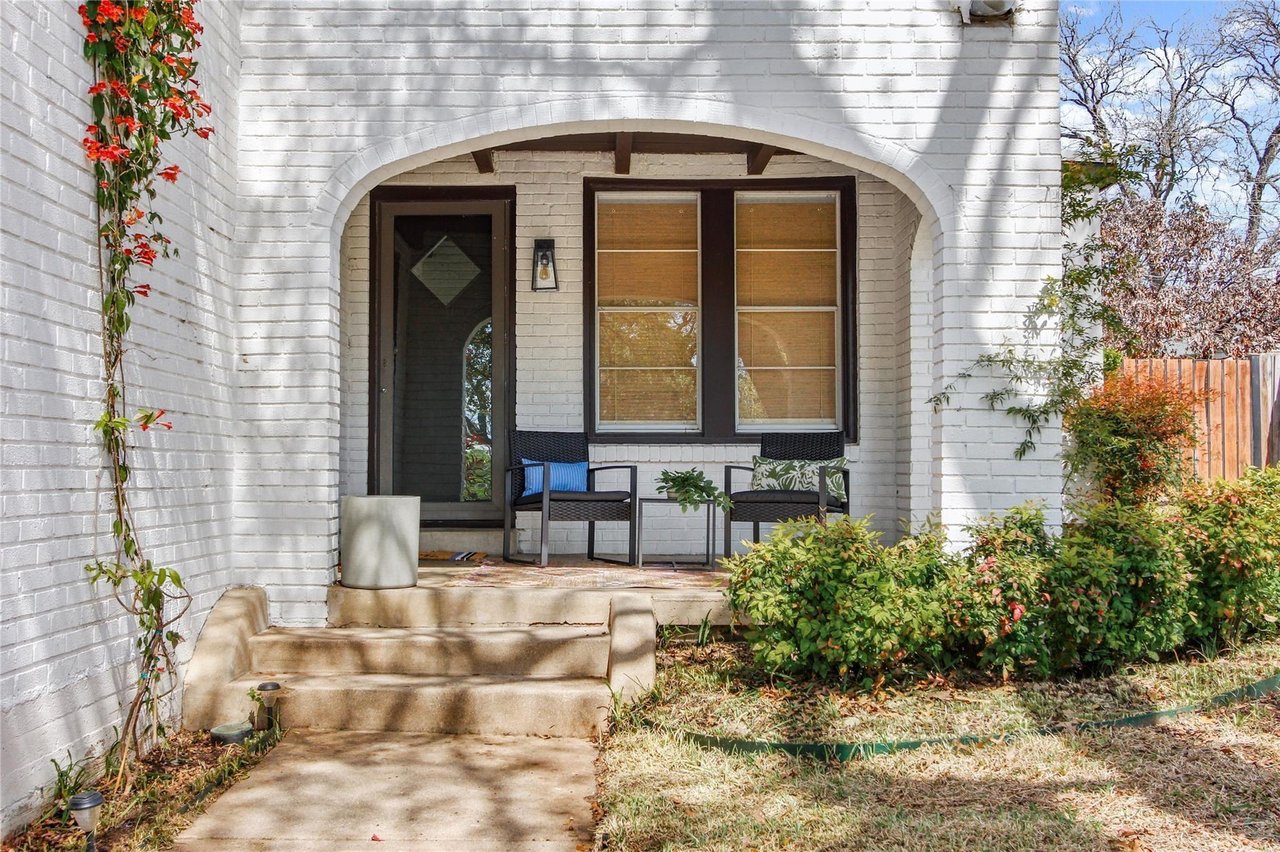 4132 Pershing