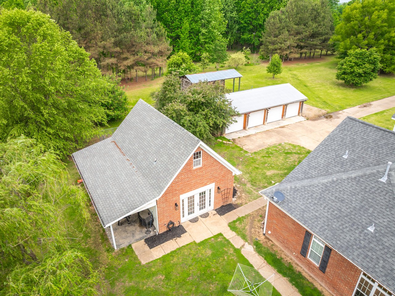 1095 CULBREATH RD