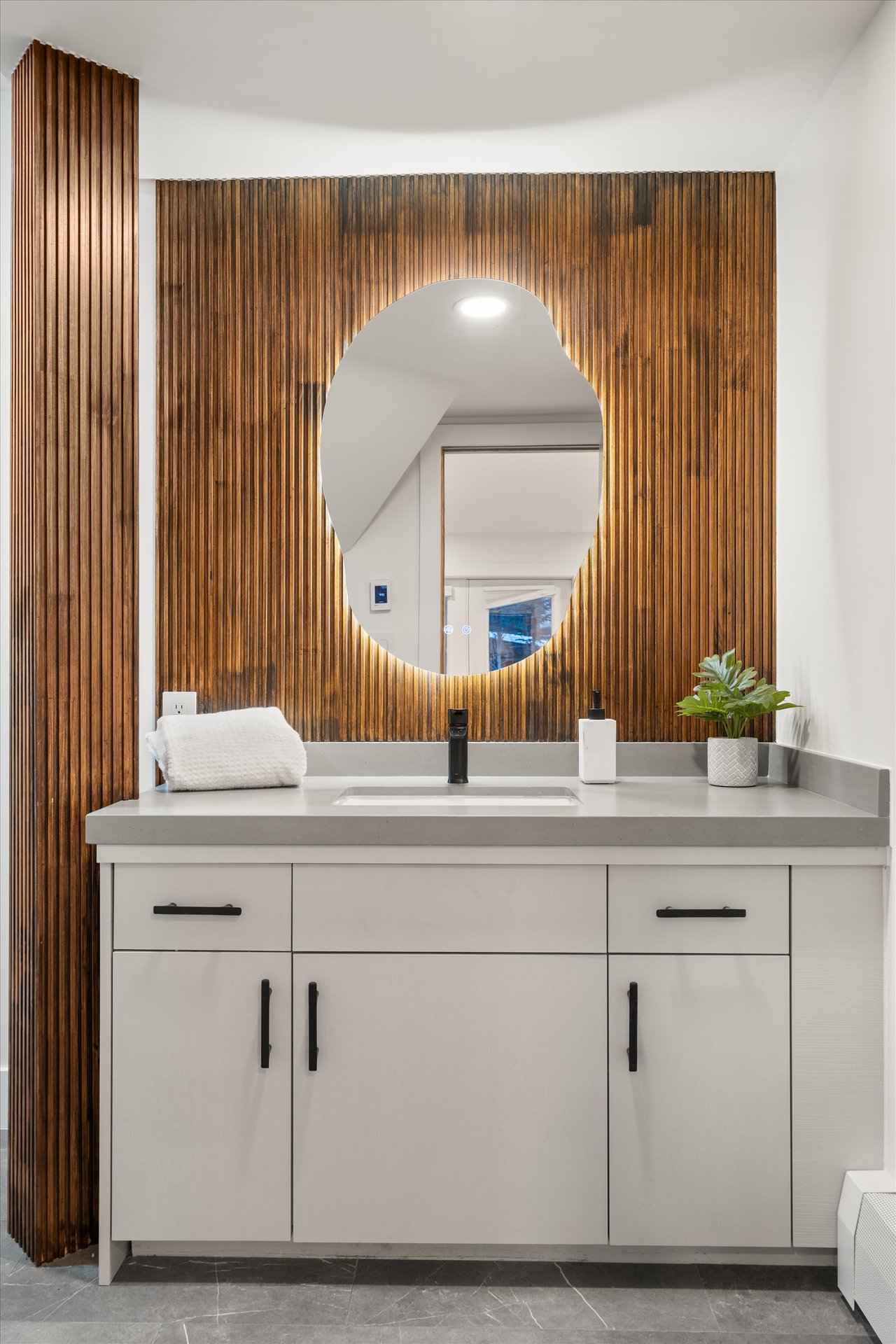 Designer Living with Unmatched Mountain Views