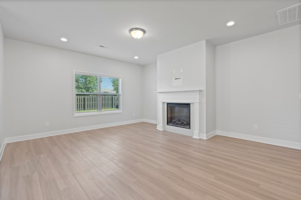 Modern Luxury Meets Spacious Comfort – 5BR/3BA Home