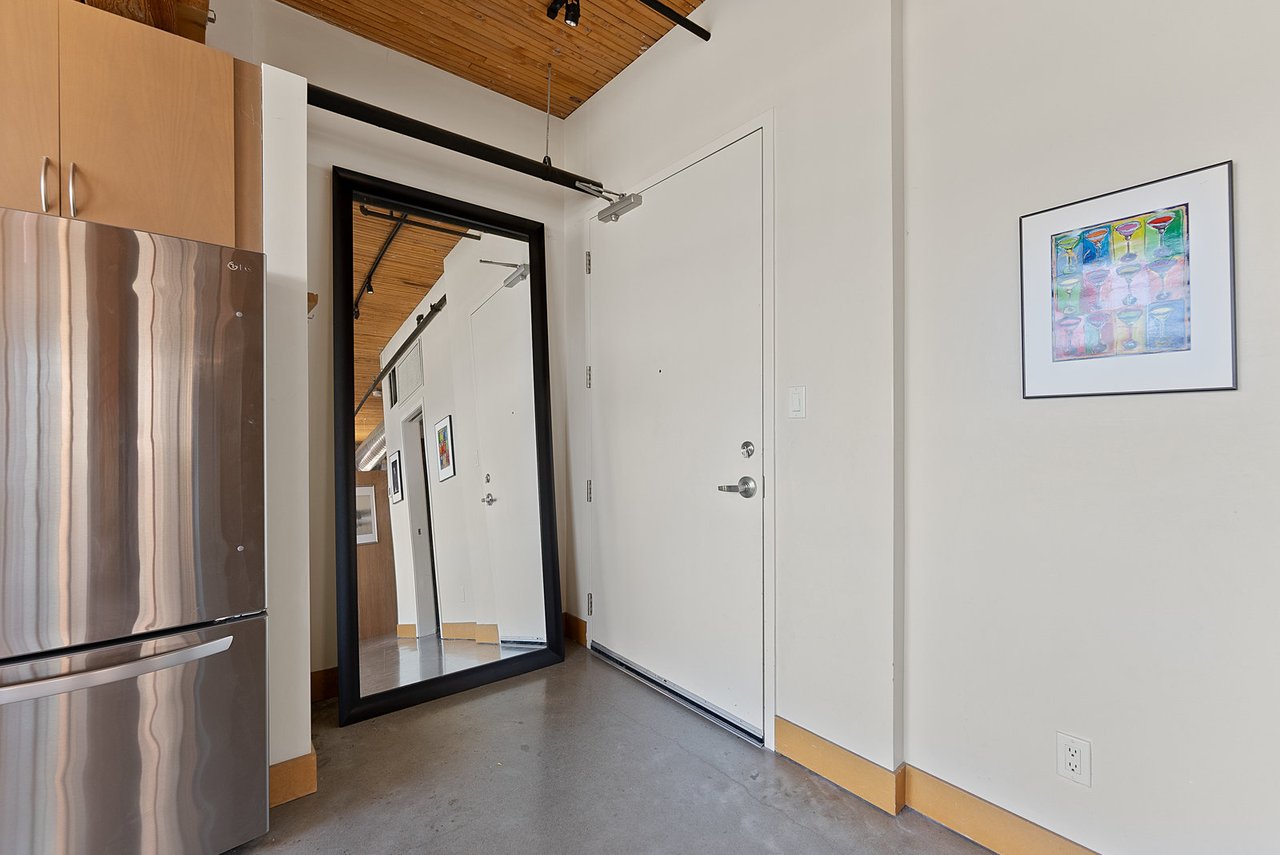 68 Broadview Ave S Unit: 203