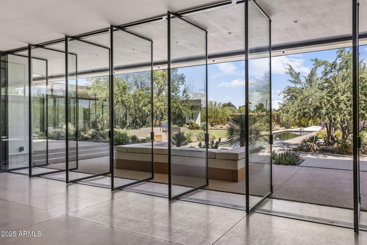 3700 E CAMINO SIN NOMBRE