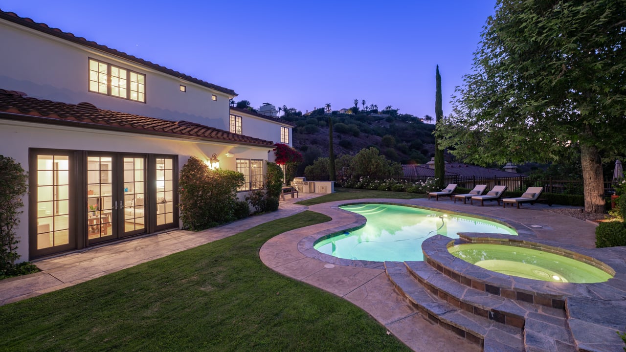 3686 Benedict Canyon Ln, Sherman Oaks 