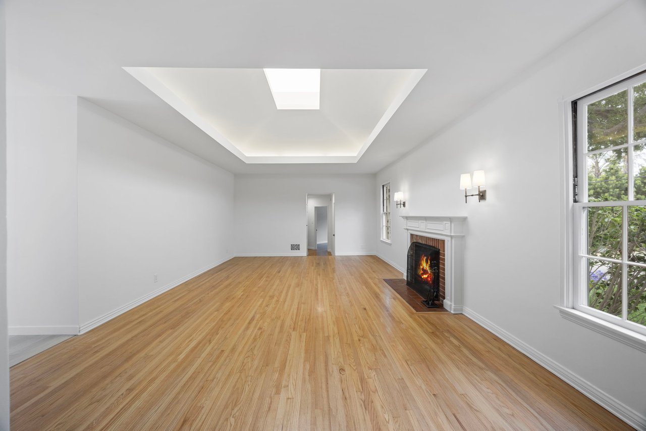 202 S Saltair Ave, Brentwood