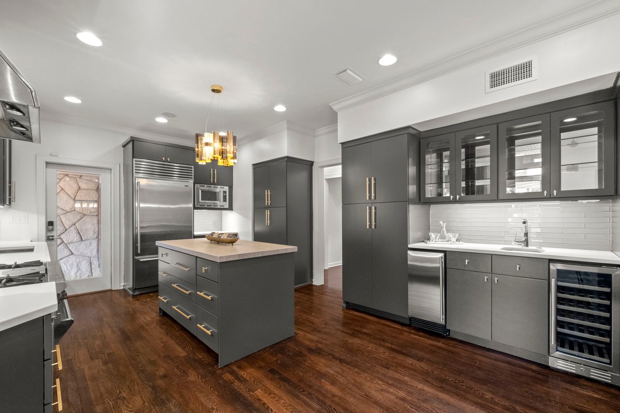 Luxury Property in Olmos Park