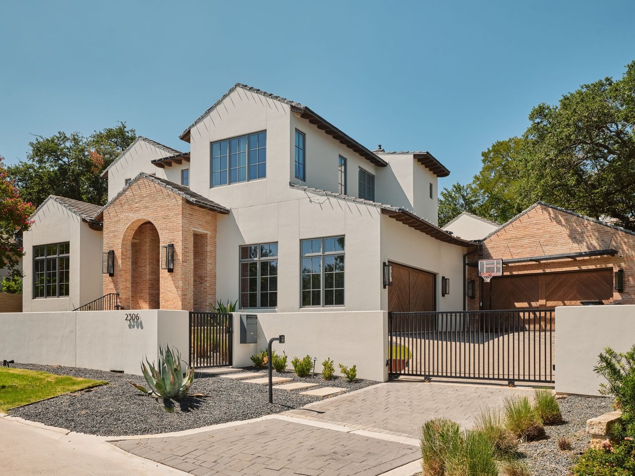 2306 Bonita Street 