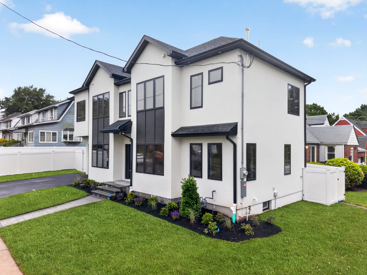 887 Linden Ave, Ridgefield, NJ 07657