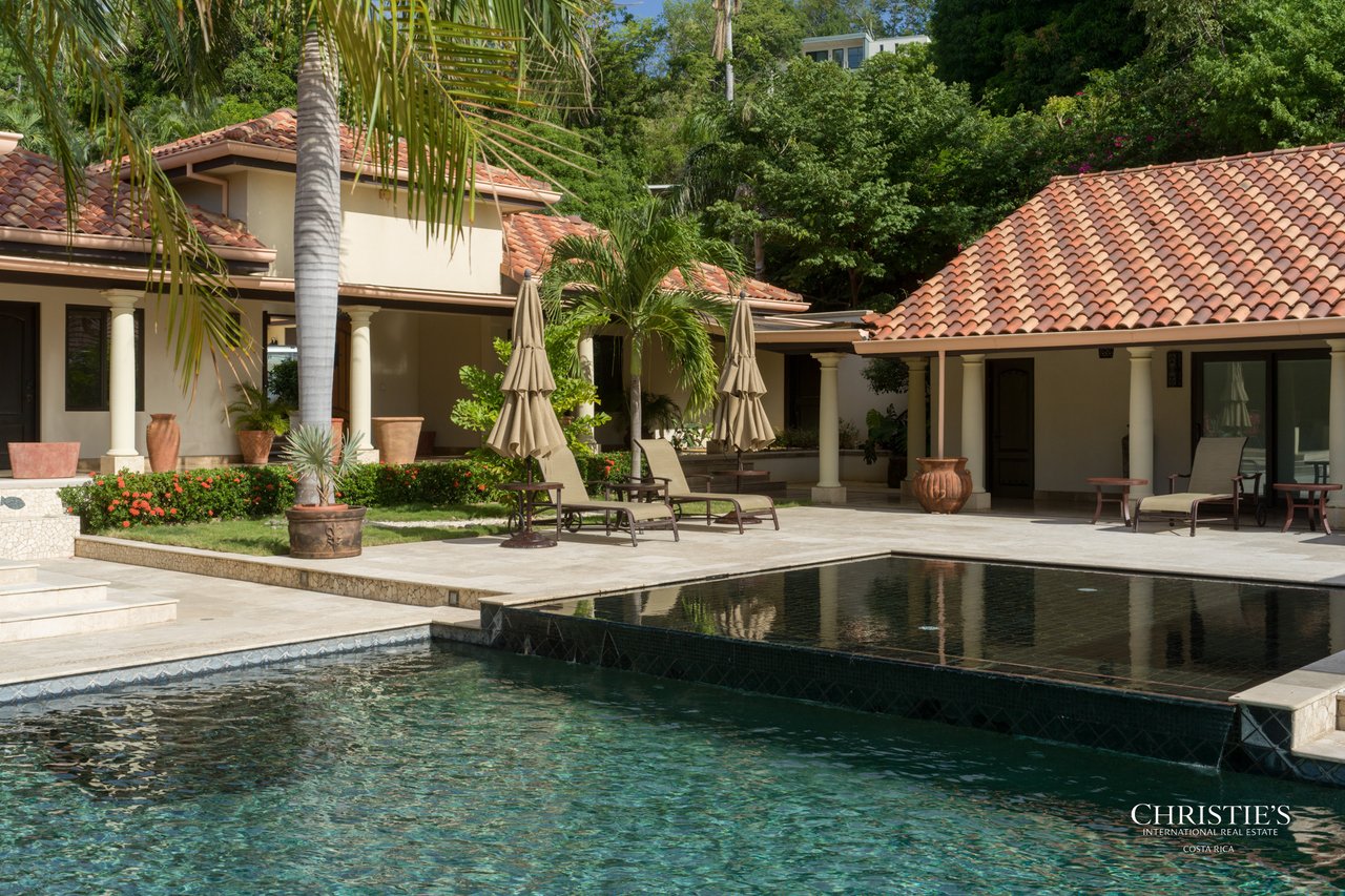 Casa Playa Bonita | Beachfront Luxury Estate in Playa Flamingo