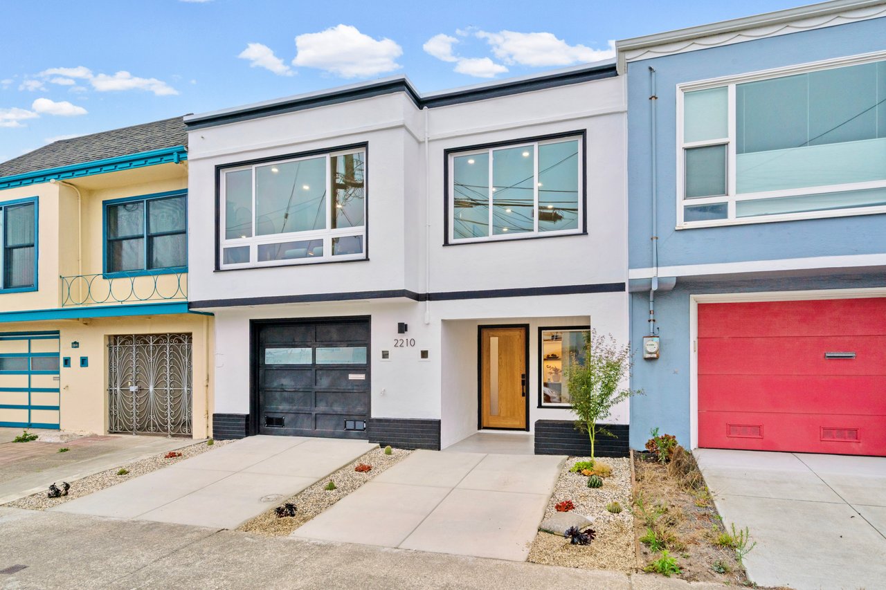 2210 39th Ave