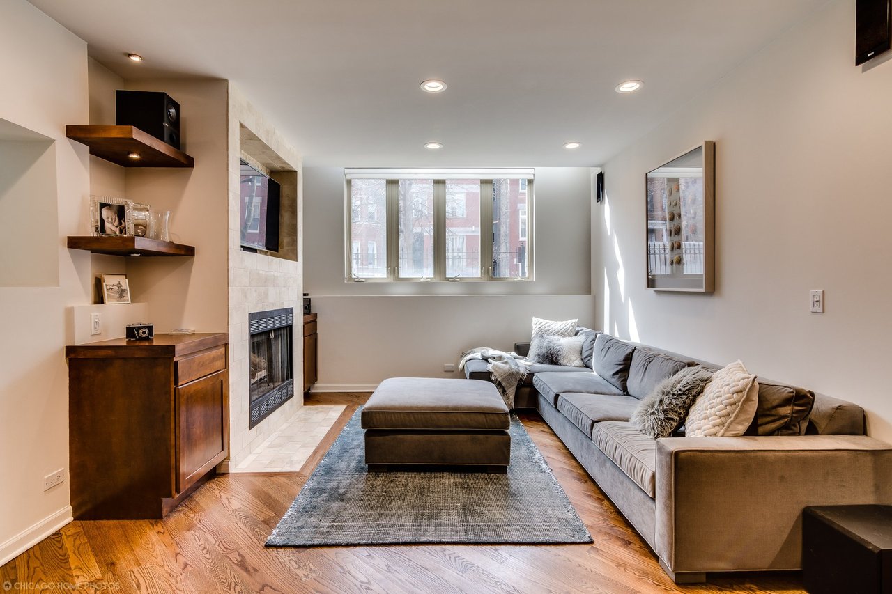 Just Listed – Wicker Park Duplex – 2136 W Crystal #1