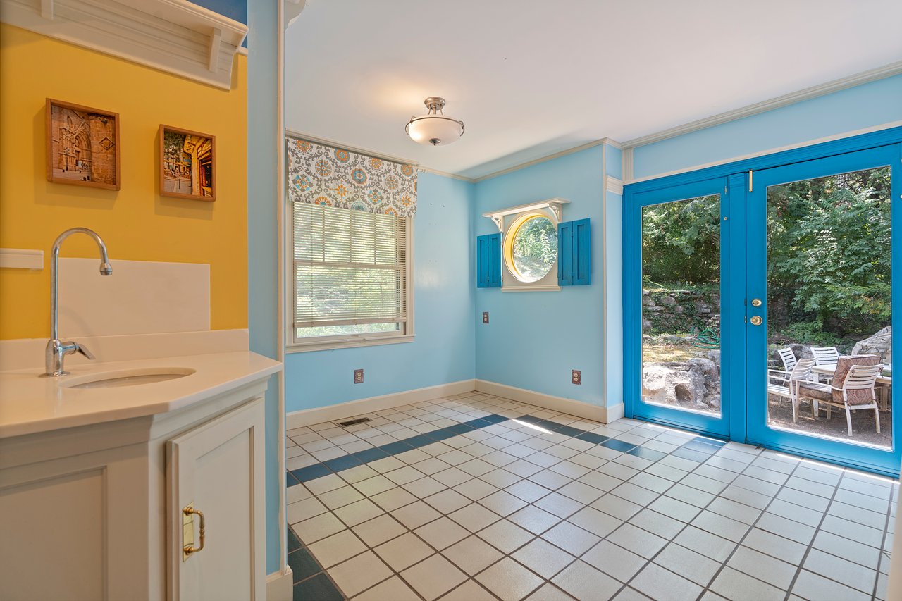 One-of-a-Kind Huntsville Retreat