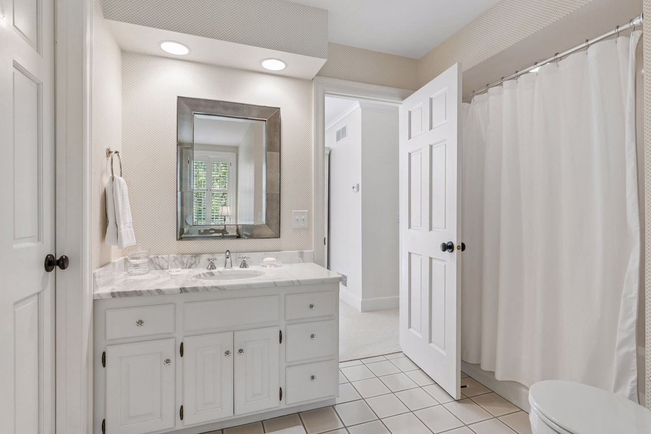 235 Hollander Road, Wayzata