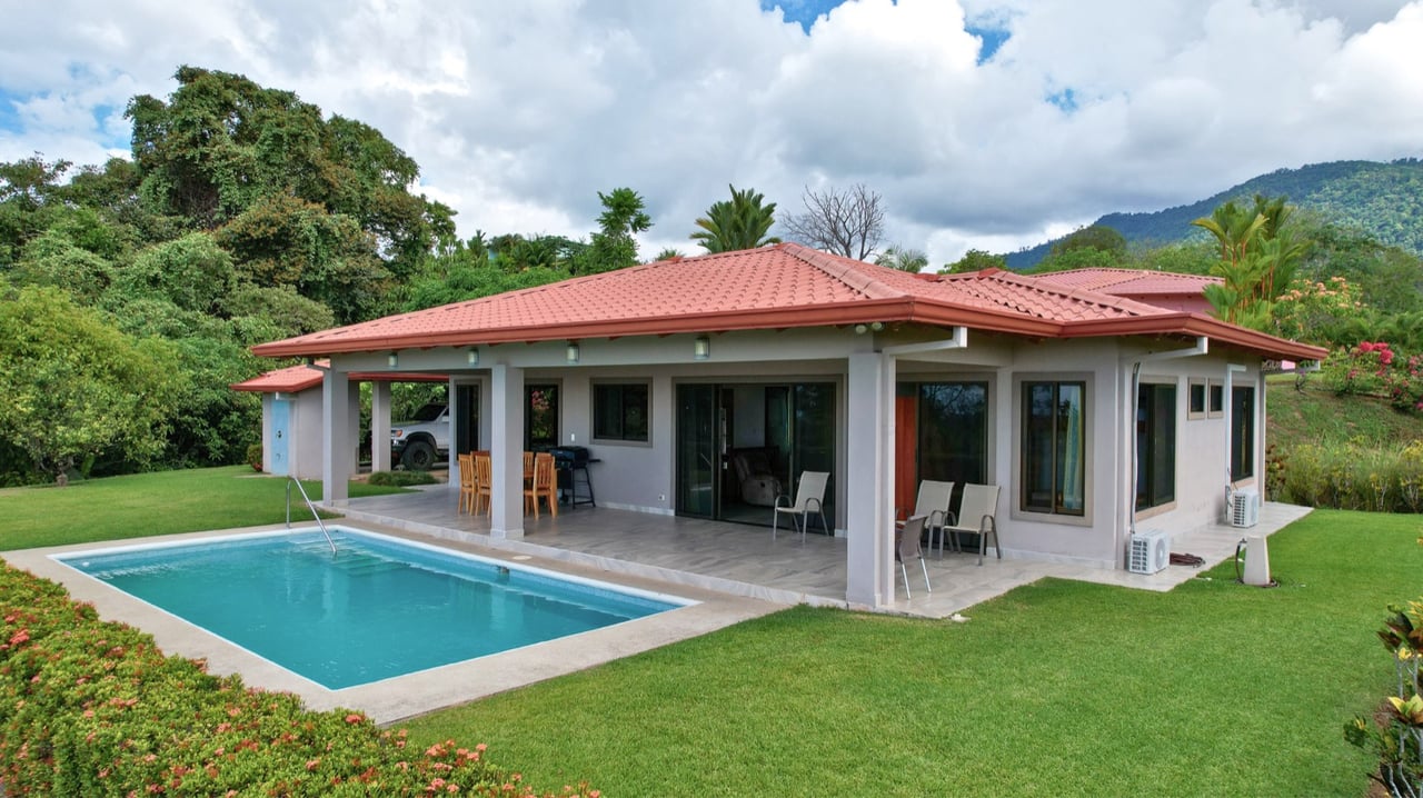 Casa Jean, Window of the Soul 