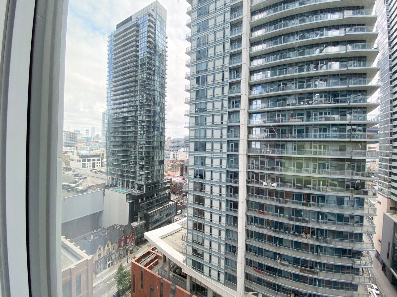 8 Widmer Street 2005