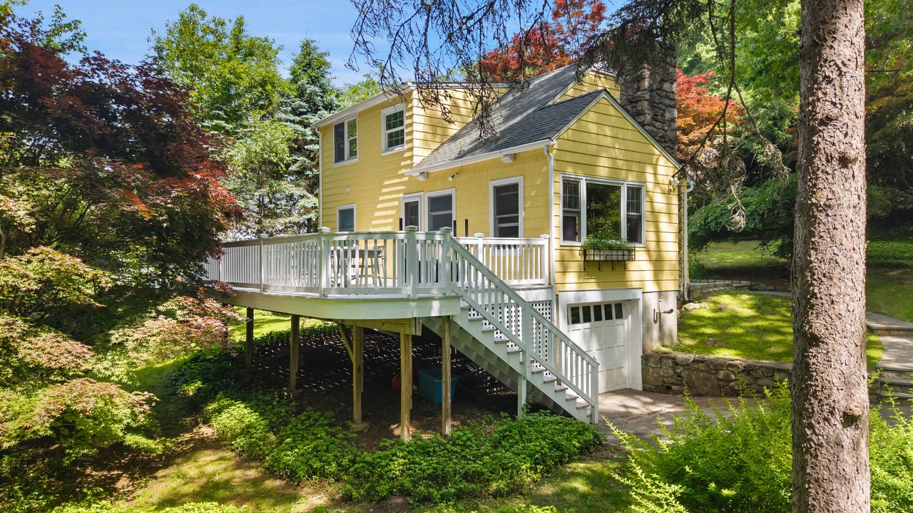 65 Laurelton Road
