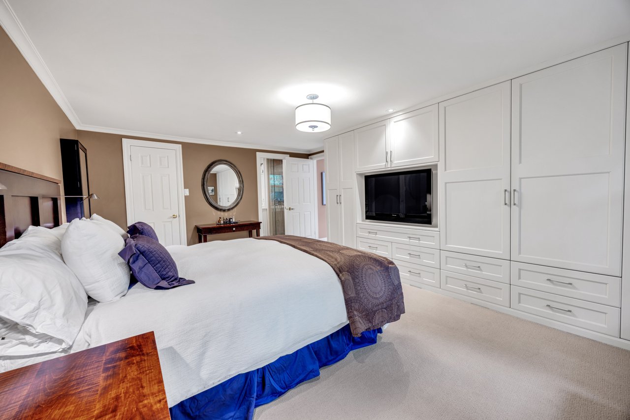 1346 Whiteoaks Avenue, Mississauga