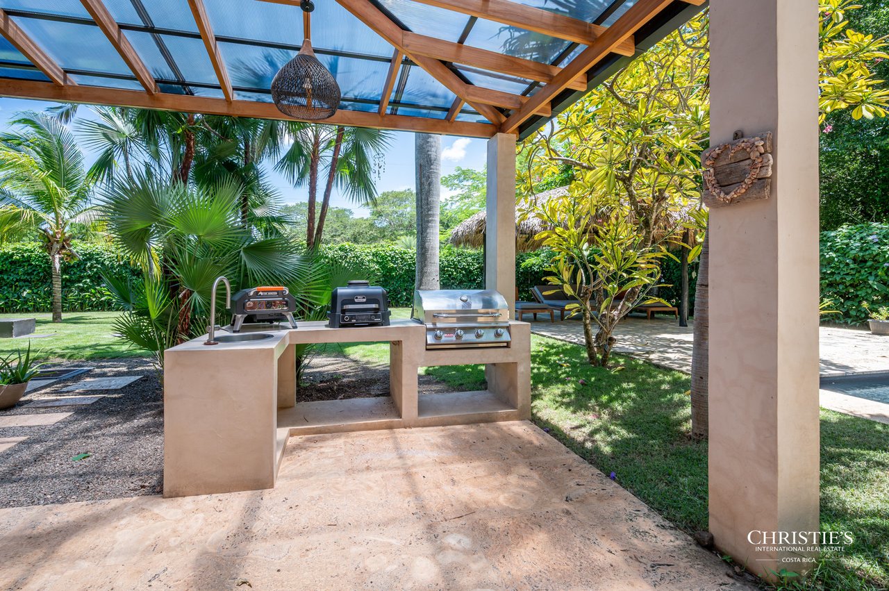 Casa Rosa | A Seaside Escape with a detached Casita in Playa Avellanas