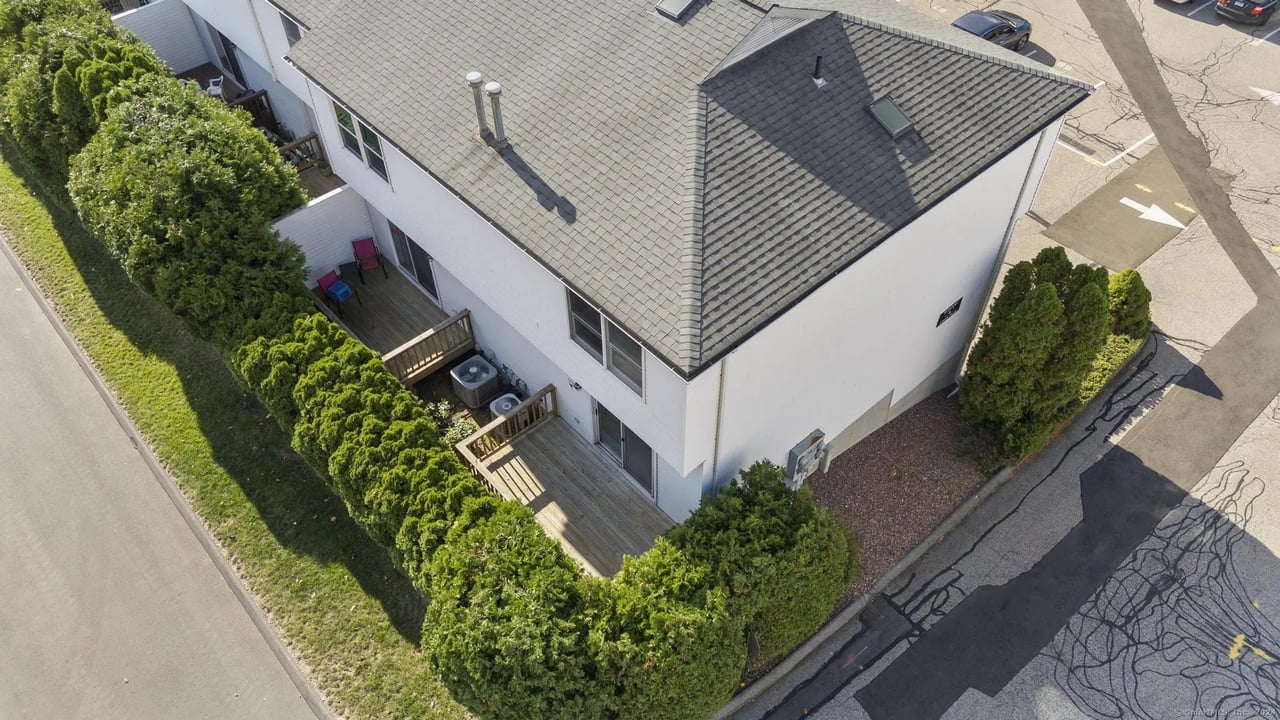 46 Commodore Commons 46