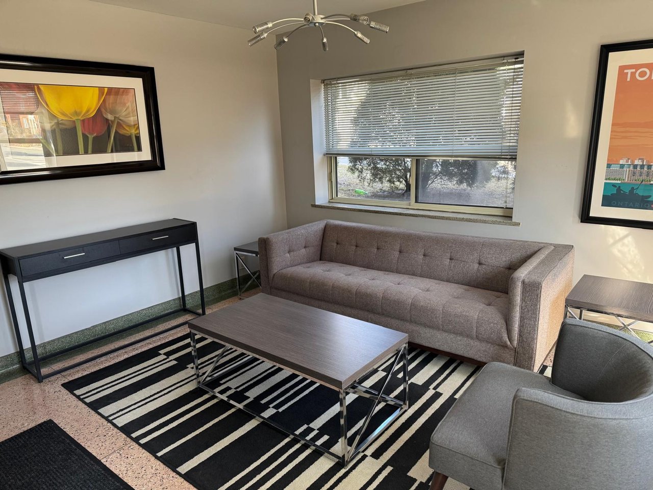 1112 Avenue Rd Unit: 302