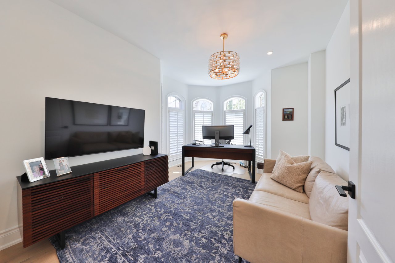 30-2400 Neyagawa Boulevard, Oakville