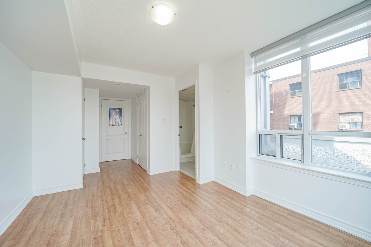 2772 Keele St 303