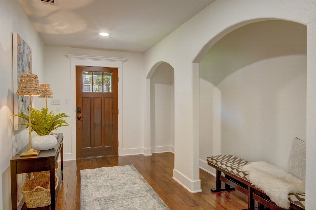 1411 Burford Pl