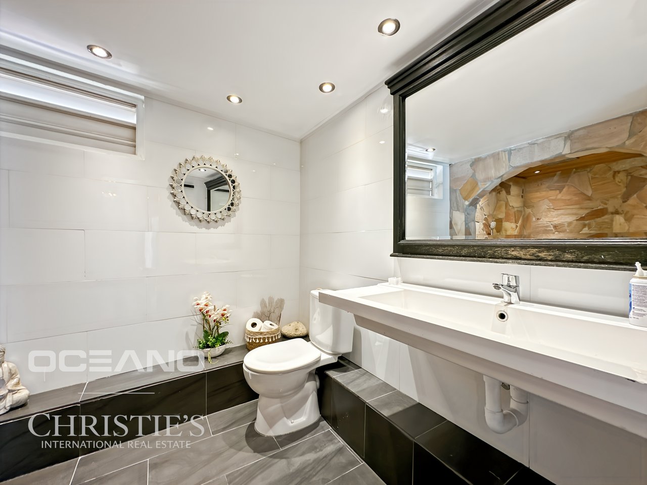 Investment Opportunity – 3-Bedroom Villa with Studio and Independent Unit