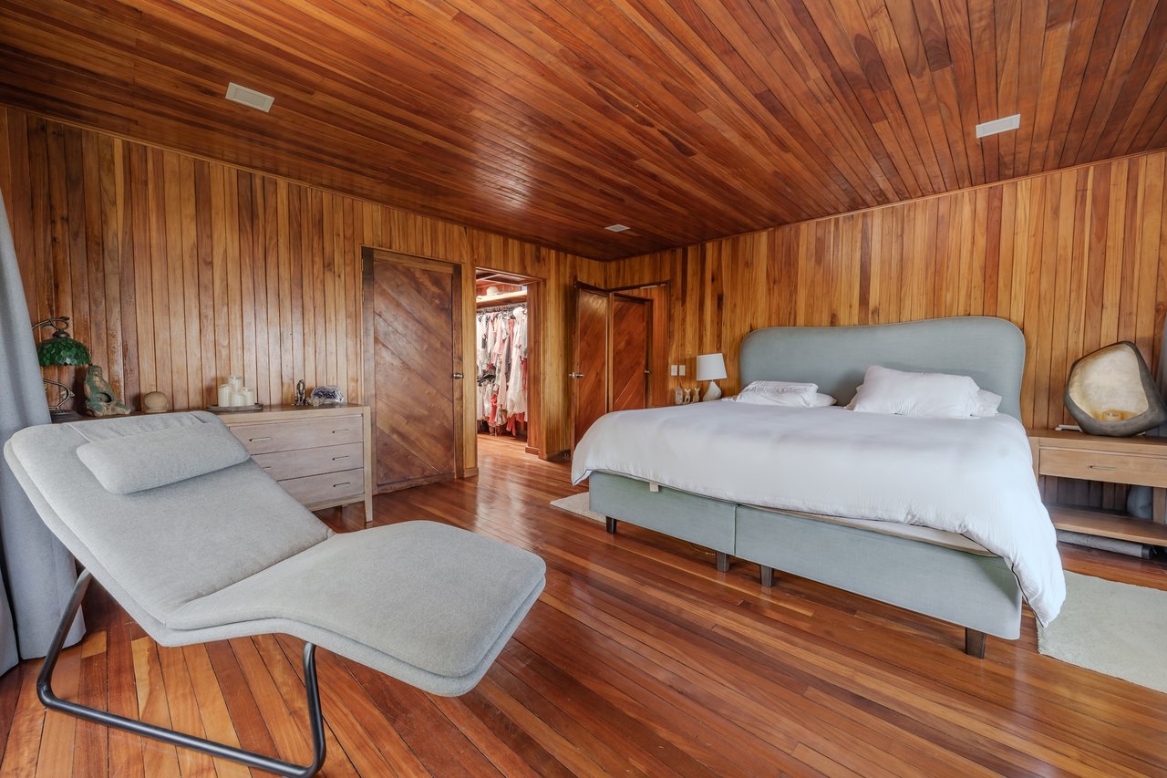 Eco Luxury Estate in Monteverde with Panoramic Gulf Views & Flat Land