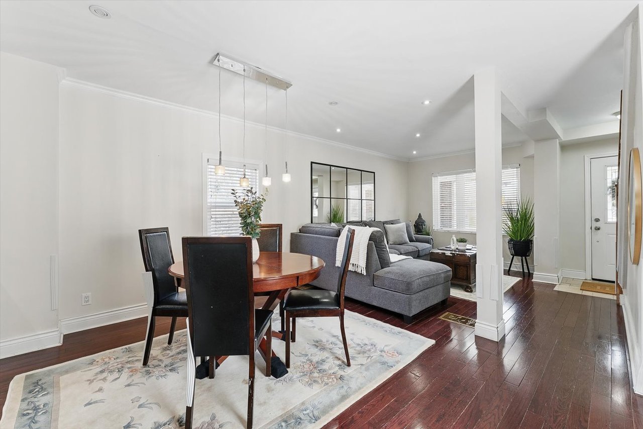 1106 Haig Blvd