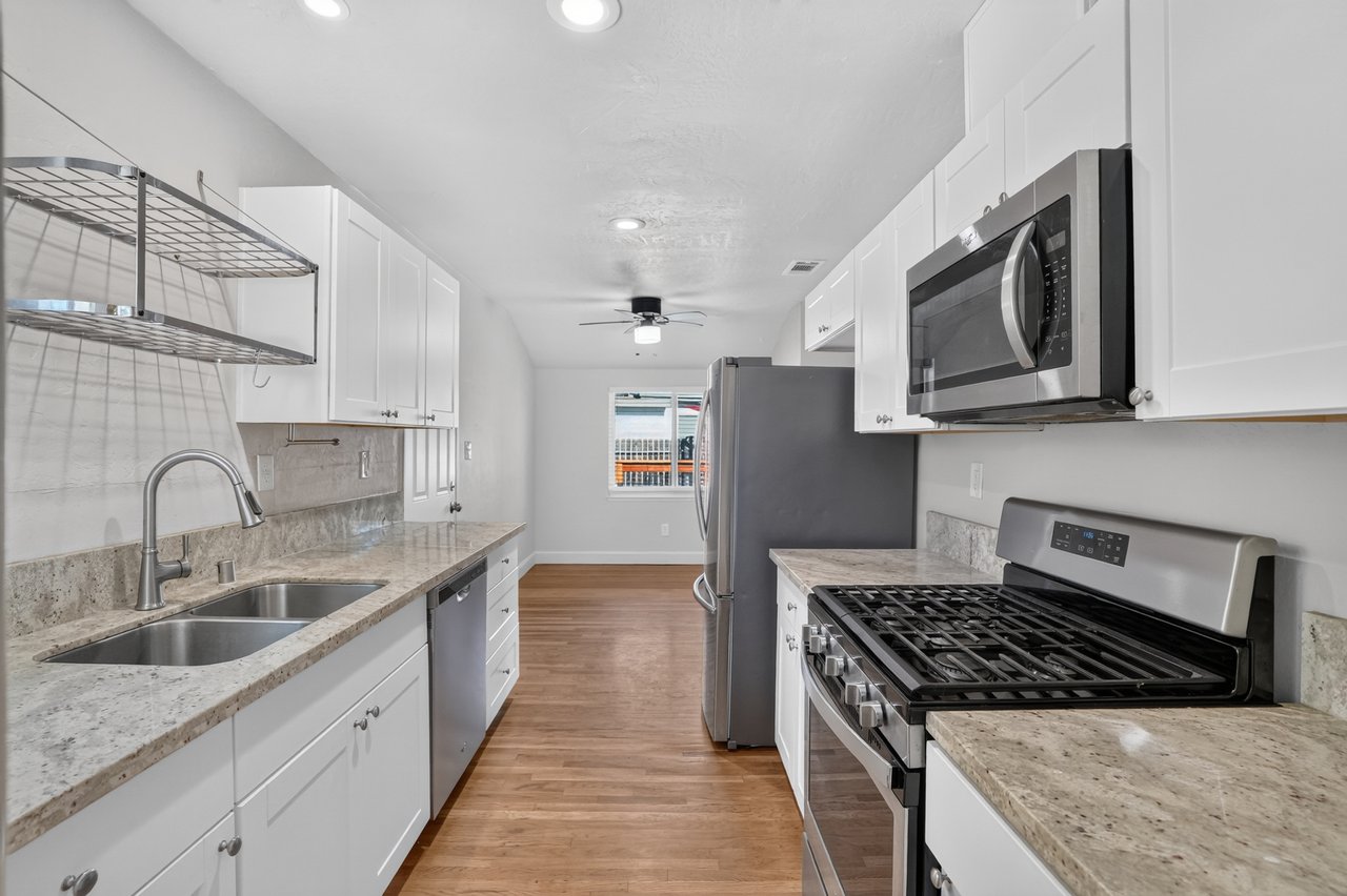 2121 50th Ave