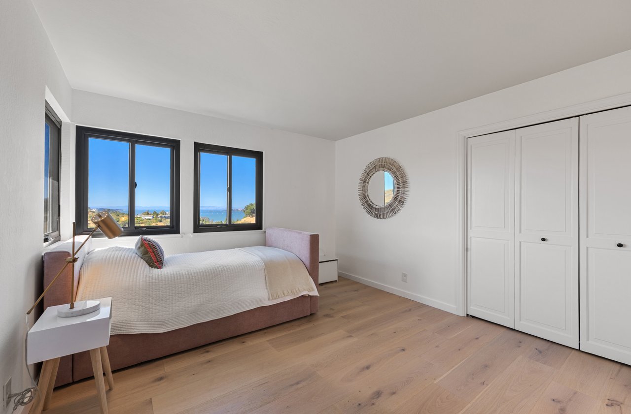 Stylish View Home on a Cul-De-Sac