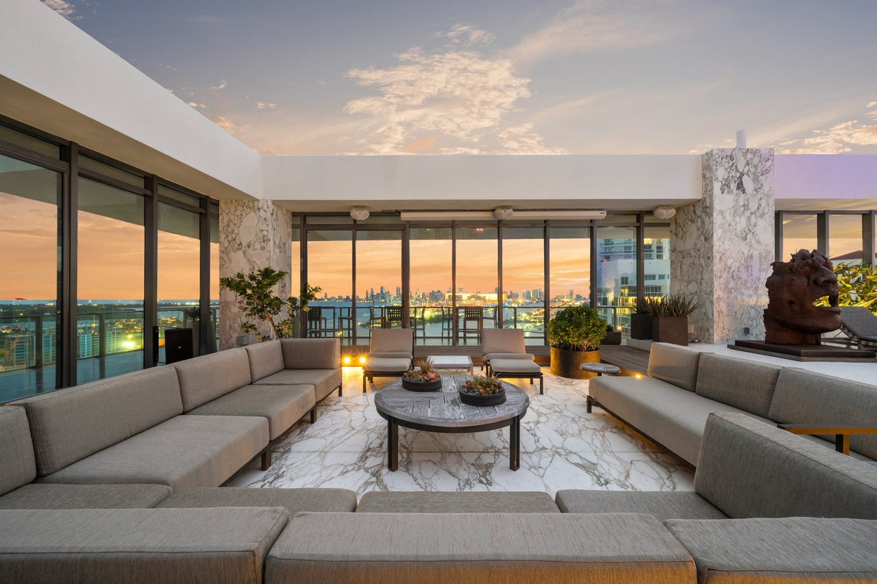 Apogee Penthouse