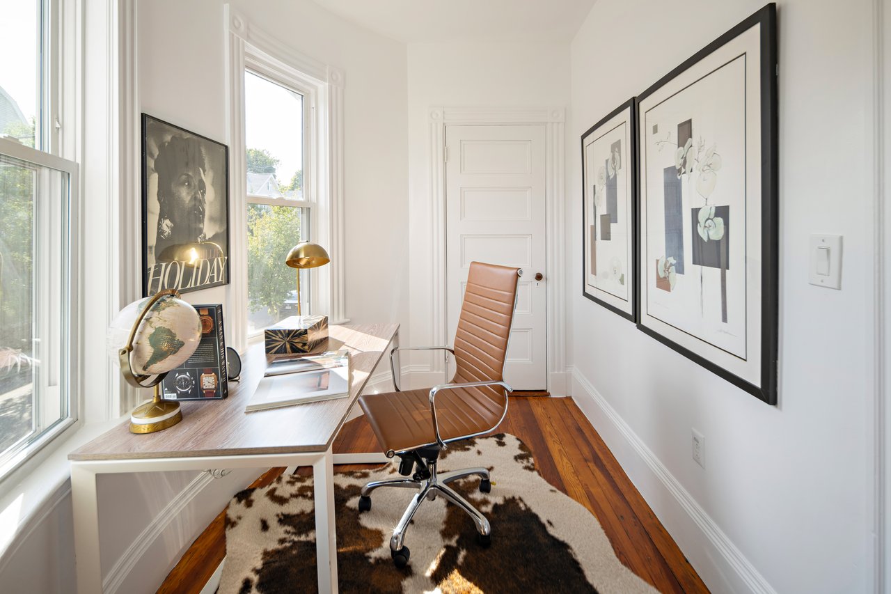 A Captivating Victorian Condo in A Fantastic Neighborhood