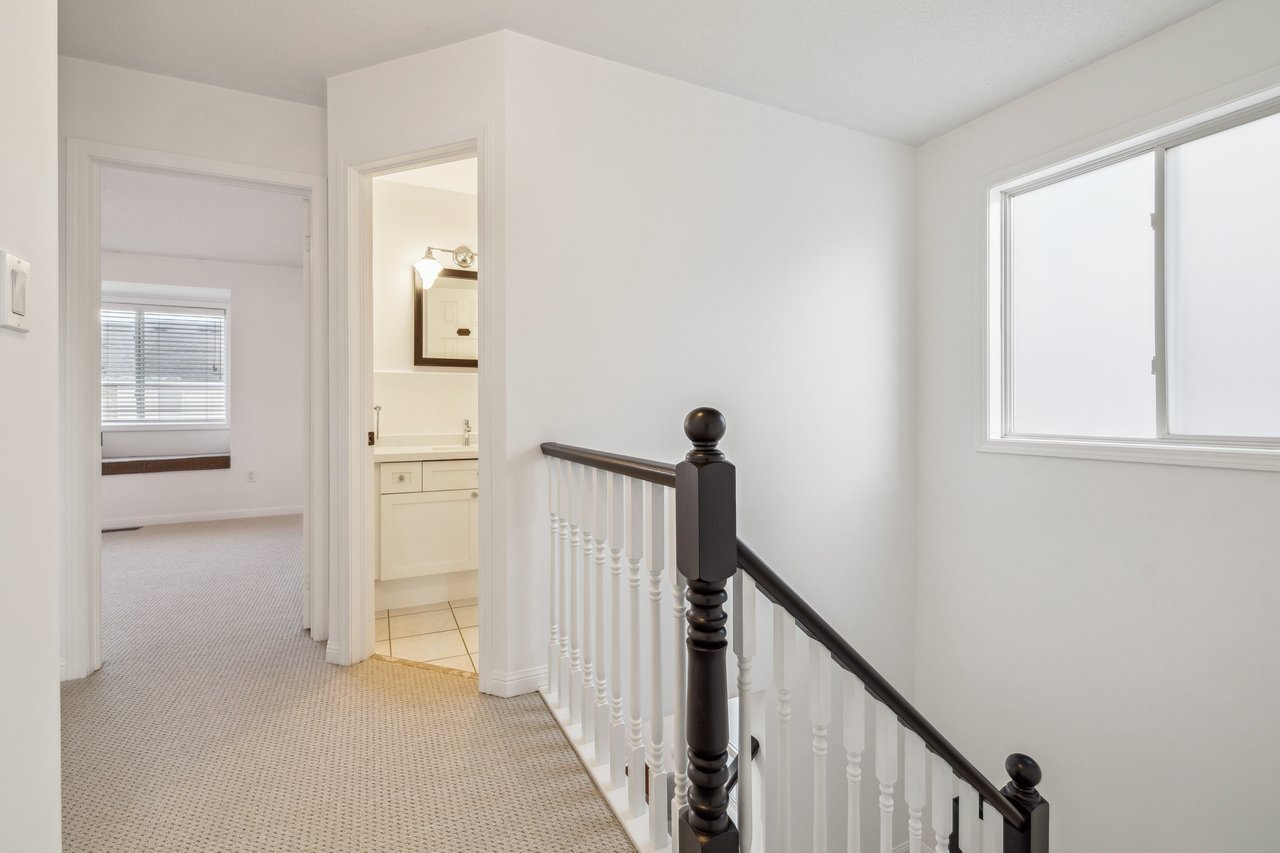 Beautiful End Unit Freehold Towhome in desirable Westmount!