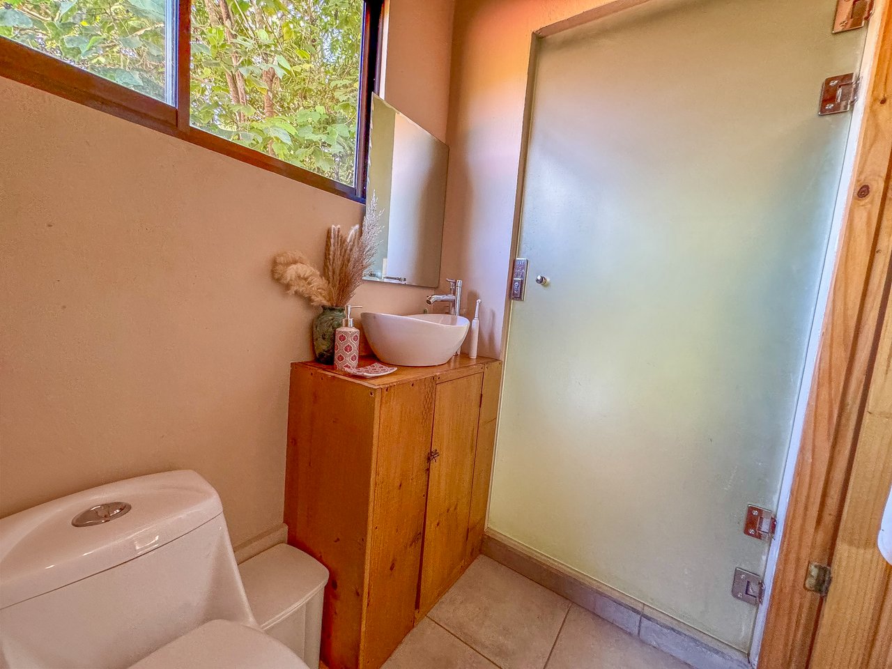 Jungle River Retreat with Airbnb & Build Space in Ojochal