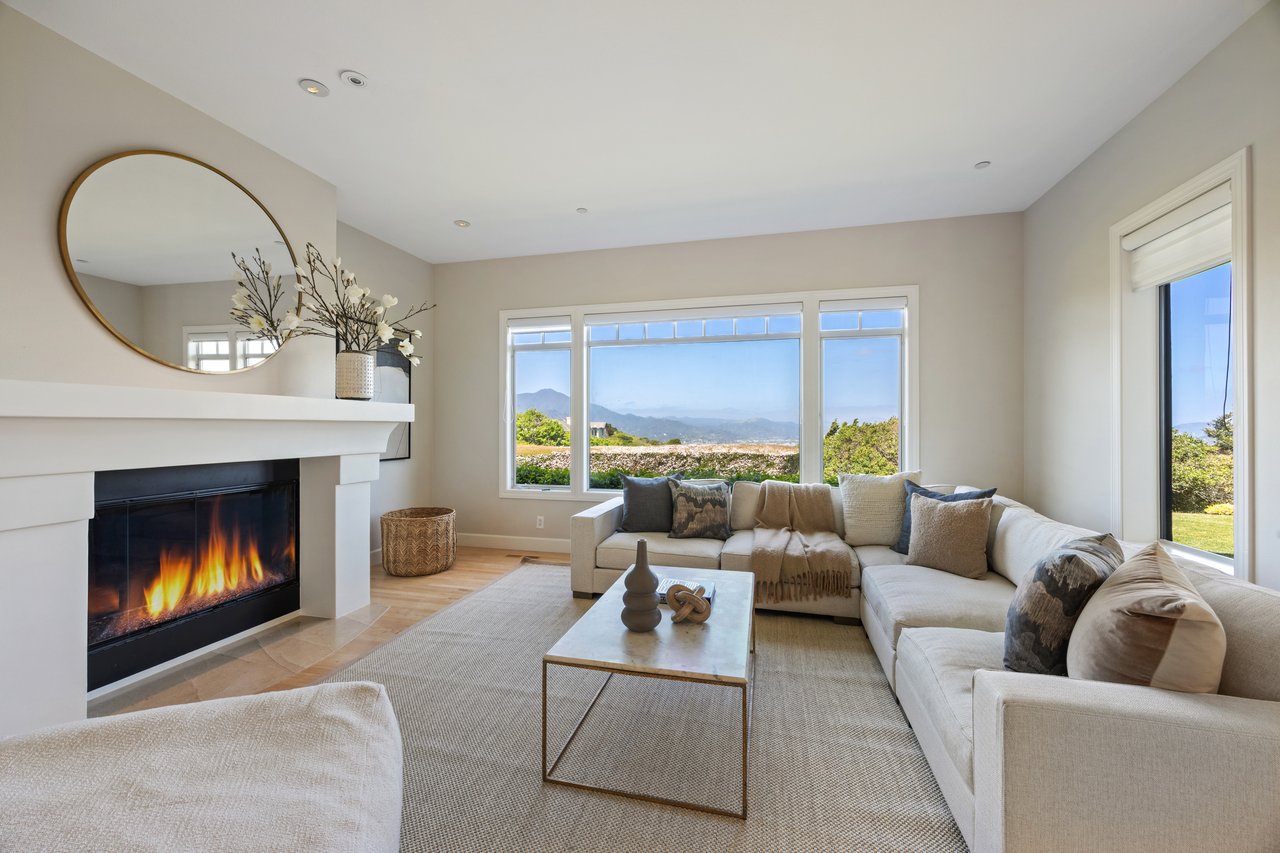 Sweeping Views Across the Bay