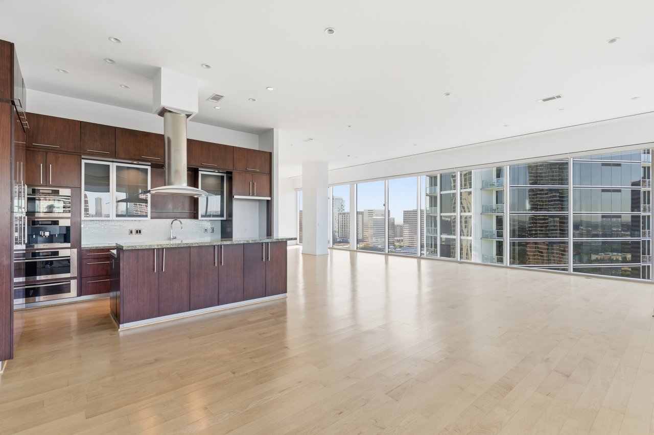 1600 Post Oak Blvd, #1903