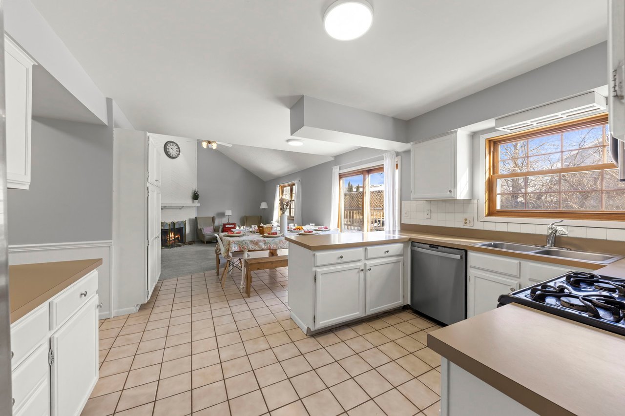 2240 Mecan Dr. Naperville