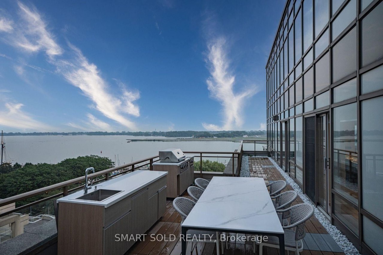 PRESTIGE AT 500 QUEENS QUAY WEST