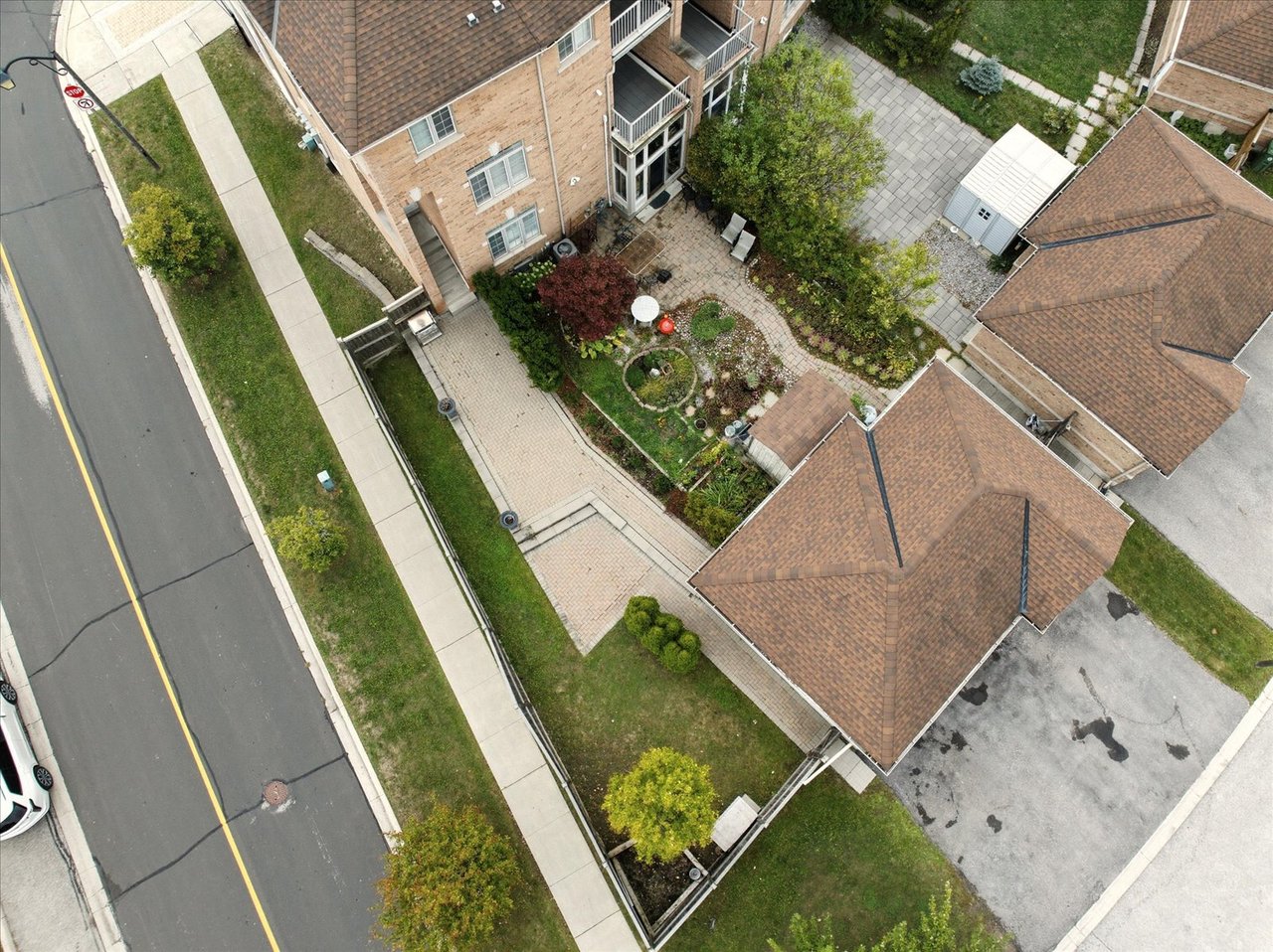 #23 - 20 Greensborough village Circ
